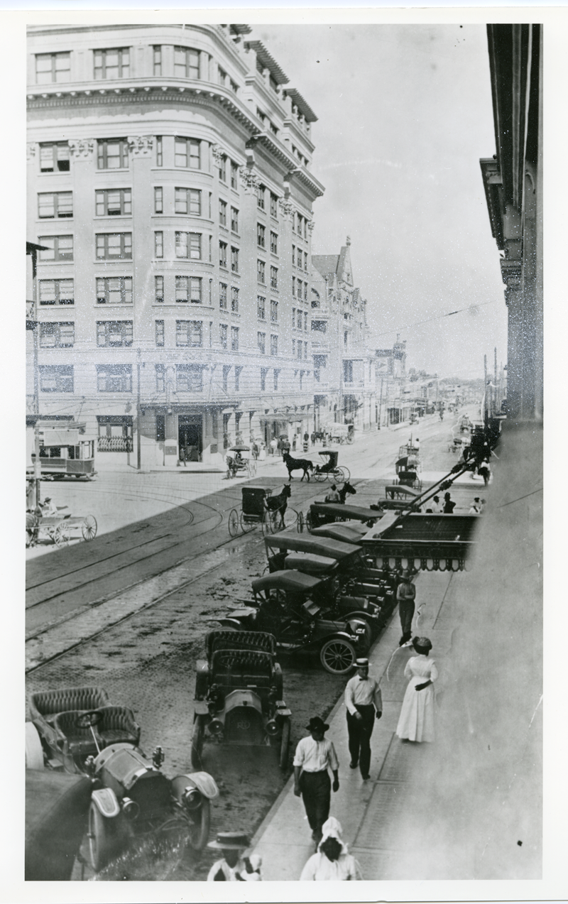 Congress Avenue in 1890